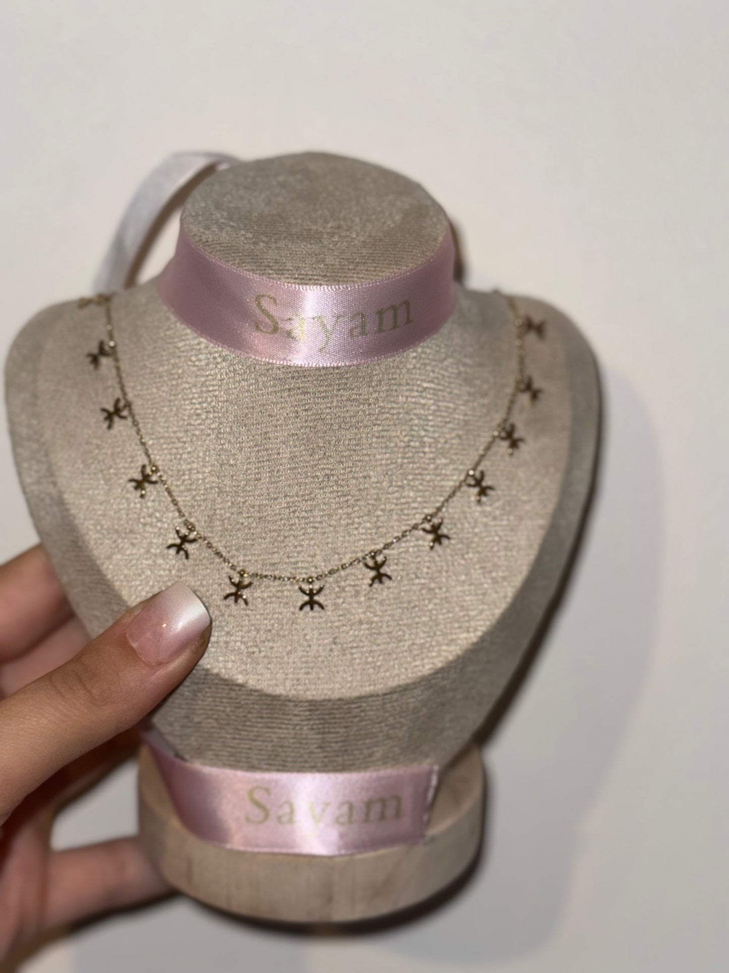 Collier Layâ